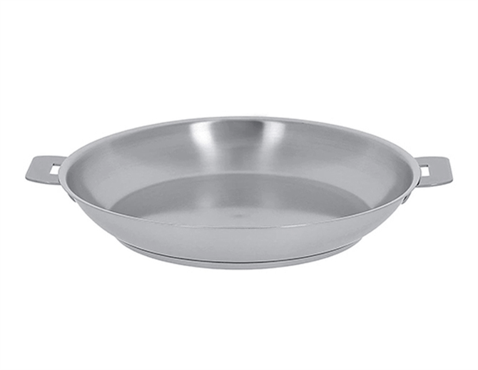 https://www.thejapanesehome.com//webfiles/products/17352020043502Cristel-Strate-Frying-Pan-Removable-Handle-WEB.jpg